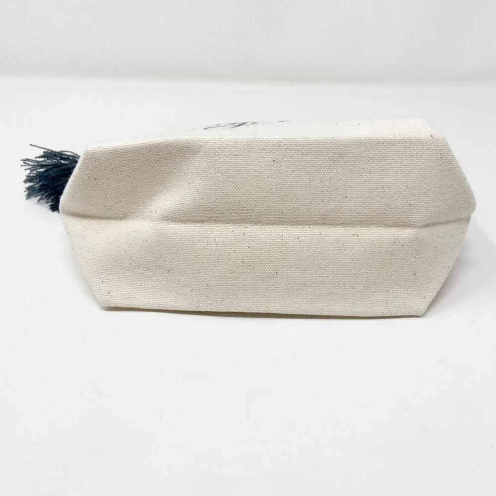 DAYSPRING | Let Your Light Shine Canvas Zip Bag - Picture 5 of 9